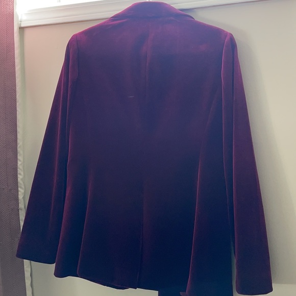 Nine West size 4 magenta velour blazer - Picture 2 of 3